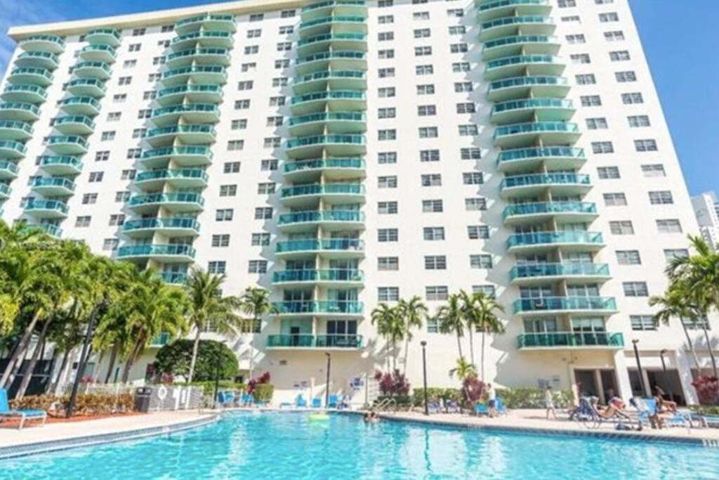 Breathtaking Ocean View! 15Th Floor Apartment Маями Бийч Екстериор снимка
