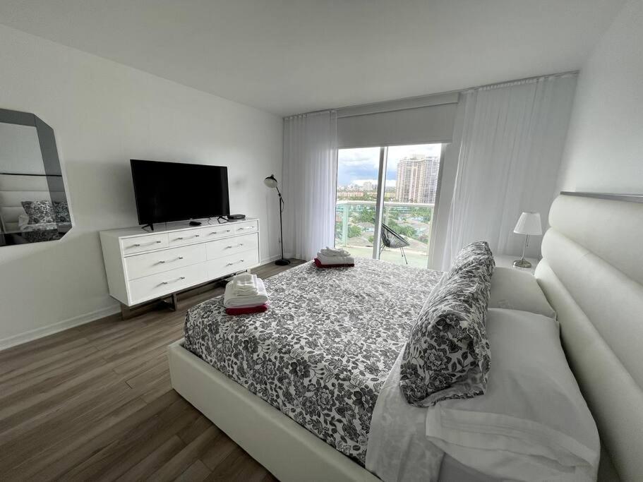Breathtaking Ocean View! 15Th Floor Apartment Маями Бийч Екстериор снимка
